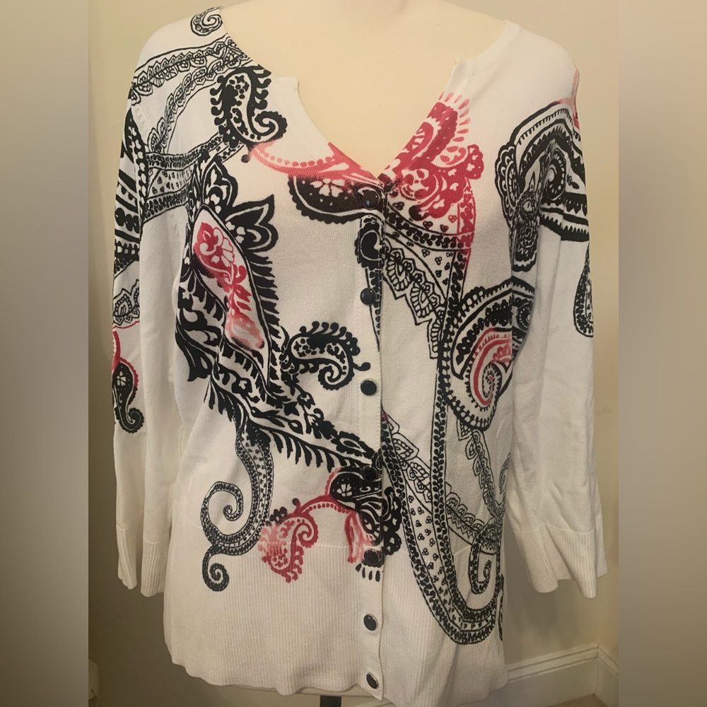 White House Black Market gorgeous paisley top size Large black, fuschia & white